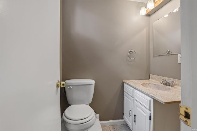6210 Roger Park Court, Evansville, IN 47715