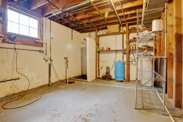 6210 Roger Park Court, Evansville, IN 47715