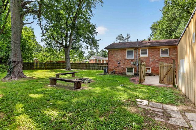6210 Roger Park Court, Evansville, IN 47715