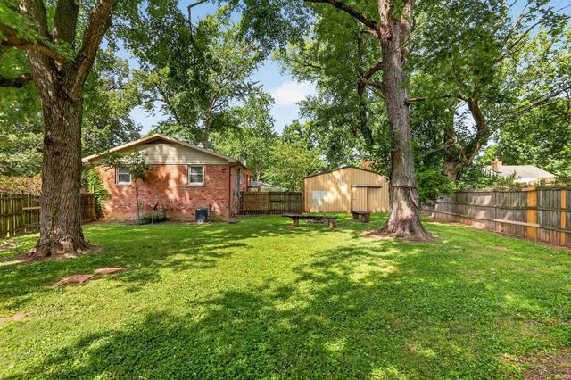 6210 Roger Park Court, Evansville, IN 47715