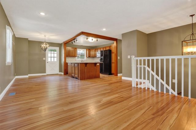 6210 Roger Park Court, Evansville, IN 47715