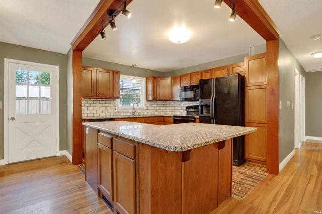 6210 Roger Park Court, Evansville, IN 47715