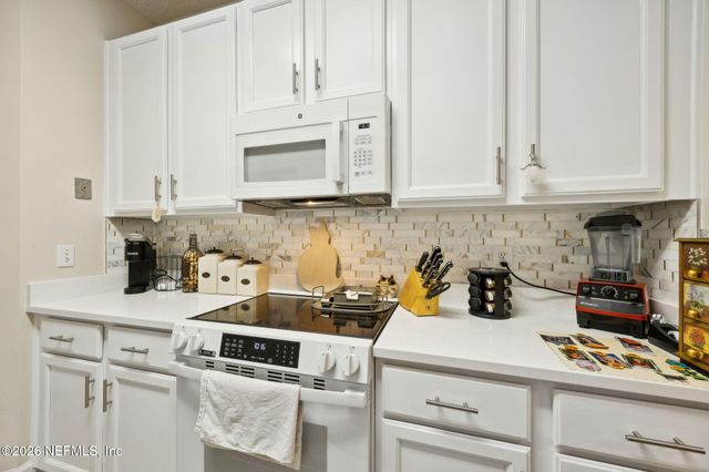 13663 WM DAVIS Parkway, Jacksonville, FL 32224