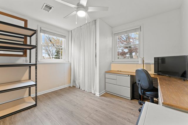 309 Plymouth Lane NW, Bloomingdale, IL 60108