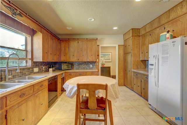 1135 N Penelope Street, Belton, TX 76513