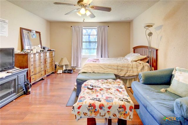 1135 N Penelope Street, Belton, TX 76513