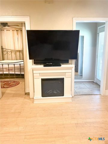 1135 N Penelope Street, Belton, TX 76513