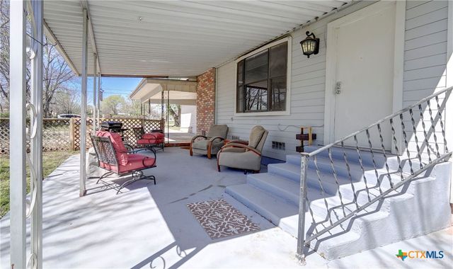 1135 N Penelope Street, Belton, TX 76513