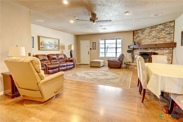 1135 N Penelope Street, Belton, TX 76513