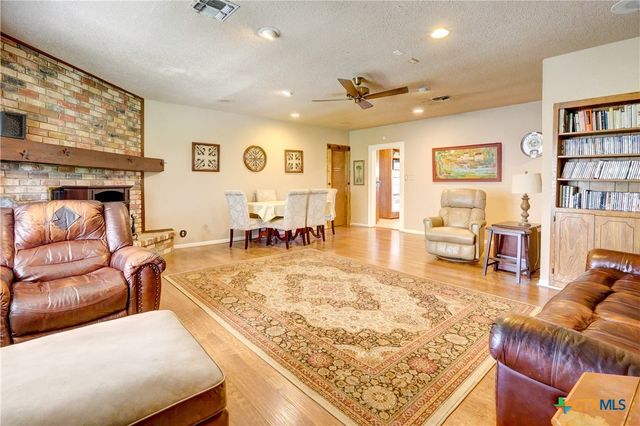 1135 N Penelope Street, Belton, TX 76513