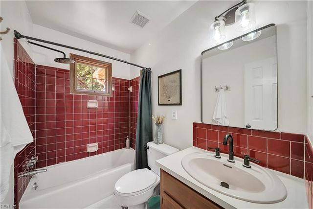 117 Wind Forest LN, Yorktown, VA 23692