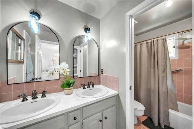117 Wind Forest LN, Yorktown, VA 23692