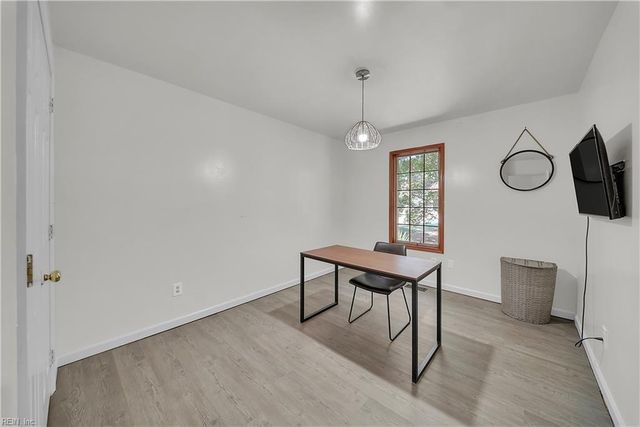 117 Wind Forest LN, Yorktown, VA 23692