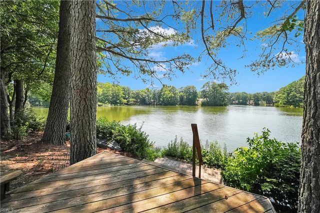 117 Wind Forest LN, Yorktown, VA 23692