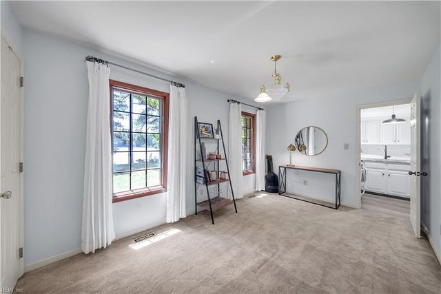 117 Wind Forest LN, Yorktown, VA 23692