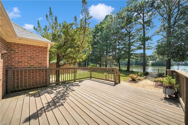 117 Wind Forest LN, Yorktown, VA 23692