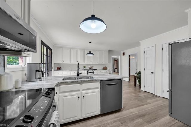 117 Wind Forest LN, Yorktown, VA 23692