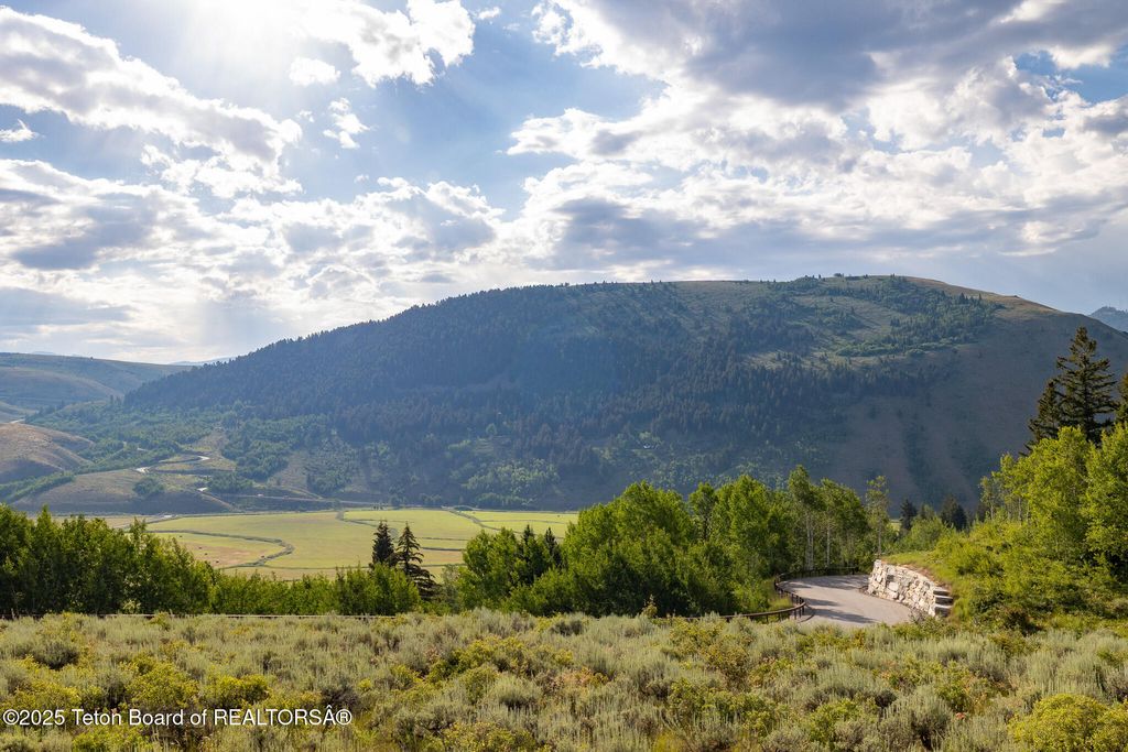400 RED TAIL BUTTE Road, Jackson, WY 83001 photo 24