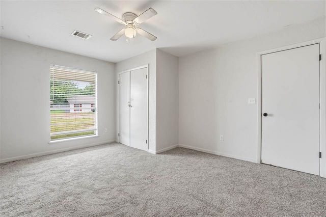 1607 NW 81st St, Lawton, OK 73505