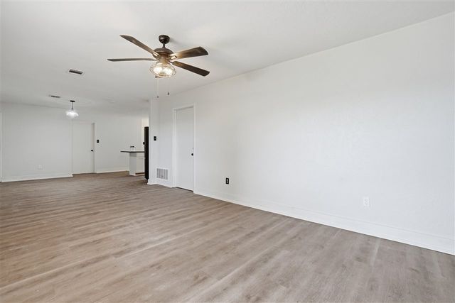 1607 NW 81st St, Lawton, OK 73505