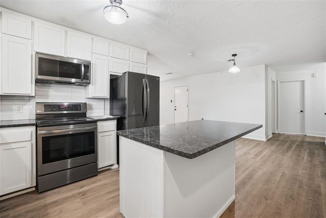 1607 NW 81st St, Lawton, OK 73505