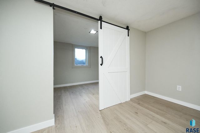 604 S Highland Ave, Sioux Falls, SD 57103