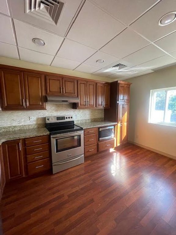 879 Nassau Road, Uniondale, NY 11553