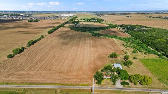 4410 Ploetz, Seguin, TX 78155