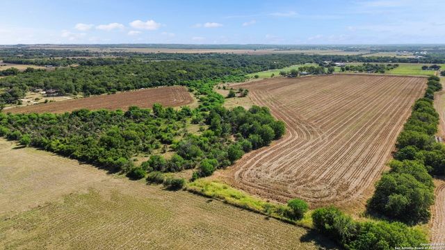 4410 Ploetz, Seguin, TX 78155