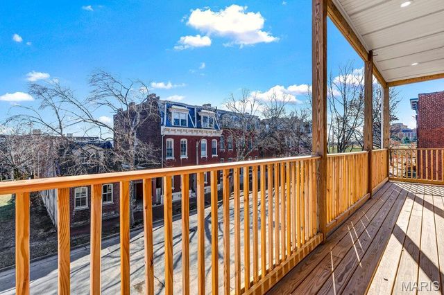 1000 Barton Street, St Louis, MO 63104