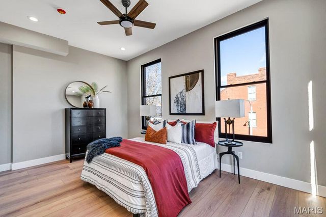 1000 Barton Street, St Louis, MO 63104