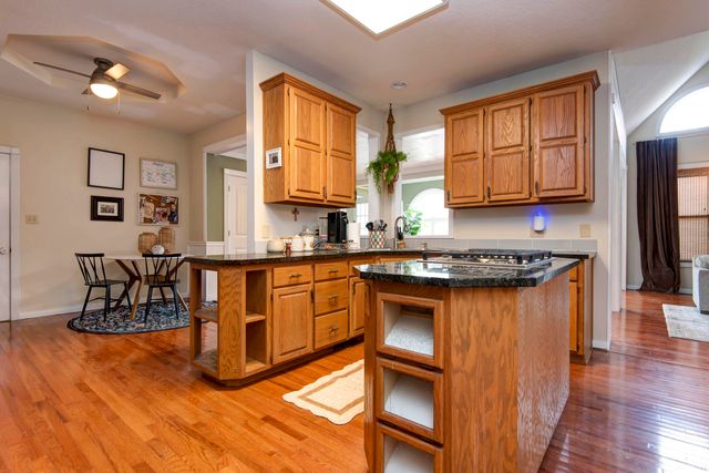 4429 E Valley Road, Springfield, MO 65809