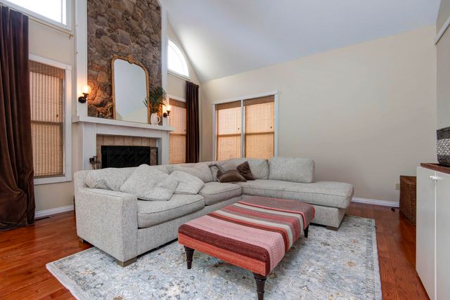 4429 E Valley Road, Springfield, MO 65809