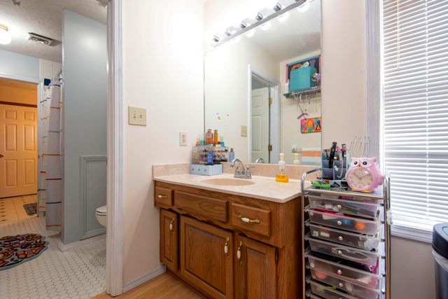 4429 E Valley Road, Springfield, MO 65809