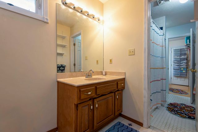 4429 E Valley Road, Springfield, MO 65809