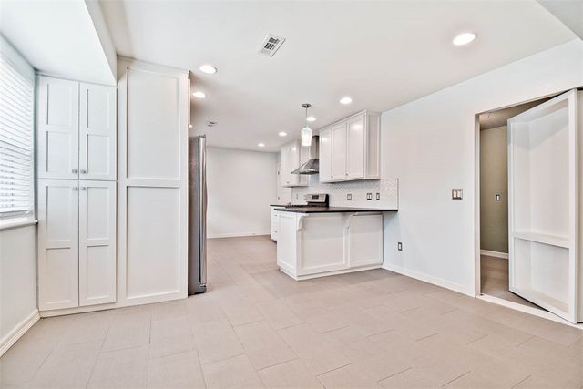 1703 SE P Street, Bentonville, AR 72712