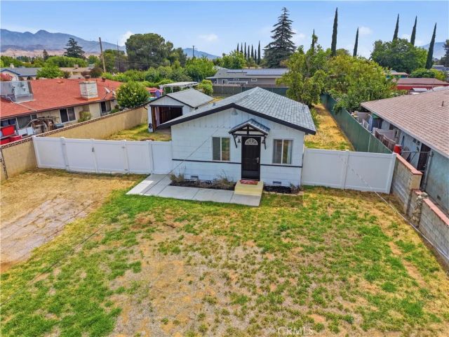 950 Michigan, Beaumont, CA 92223