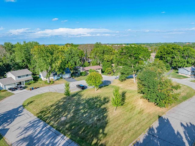110105 Arboretum Way, Chaska, MN 55318