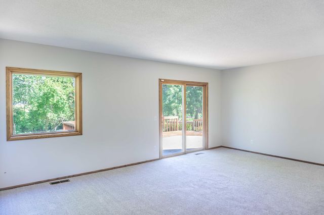 110105 Arboretum Way, Chaska, MN 55318