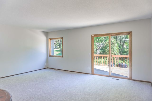110105 Arboretum Way, Chaska, MN 55318