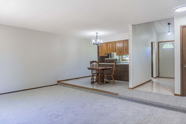 110105 Arboretum Way, Chaska, MN 55318