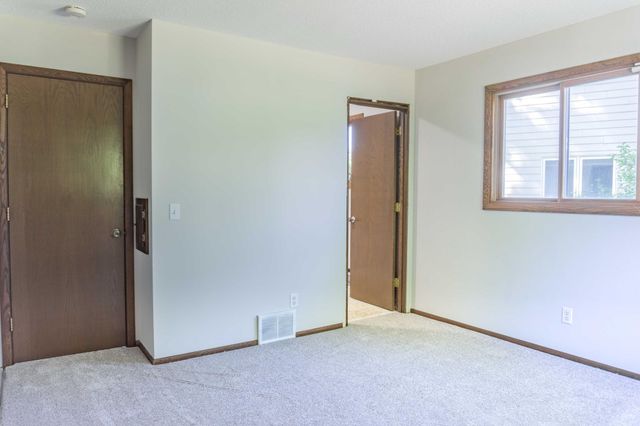 110105 Arboretum Way, Chaska, MN 55318
