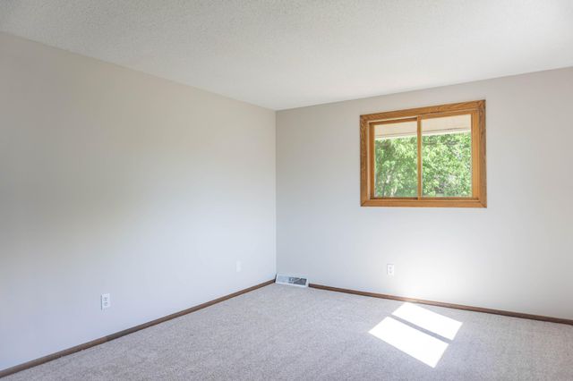 110105 Arboretum Way, Chaska, MN 55318