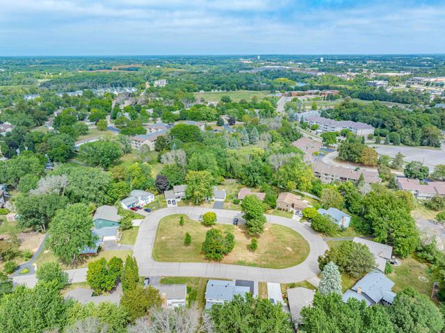 110105 Arboretum Way, Chaska, MN 55318