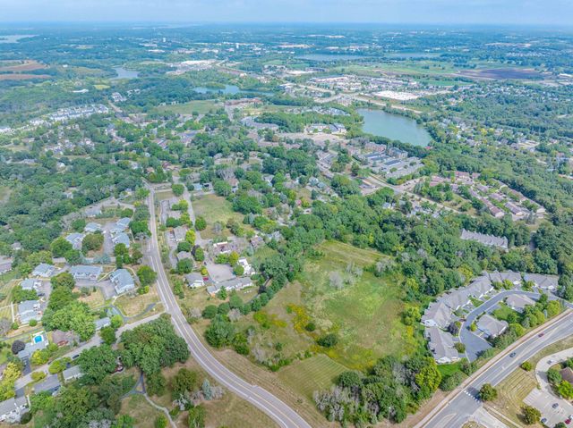 110105 Arboretum Way, Chaska, MN 55318