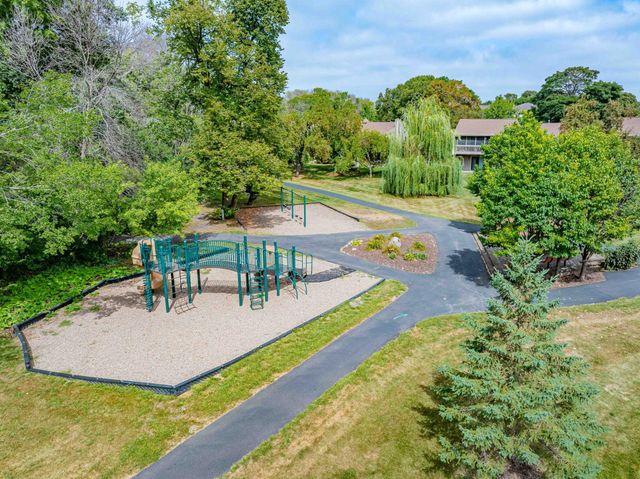 110105 Arboretum Way, Chaska, MN 55318