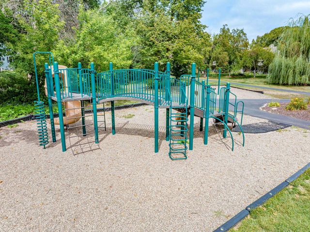 110105 Arboretum Way, Chaska, MN 55318