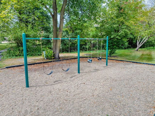 110105 Arboretum Way, Chaska, MN 55318