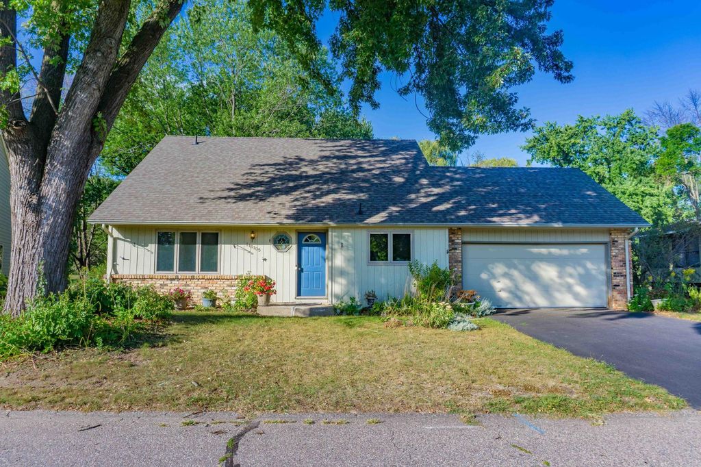 110105 Arboretum Way, Chaska, MN 55318 — photo 2