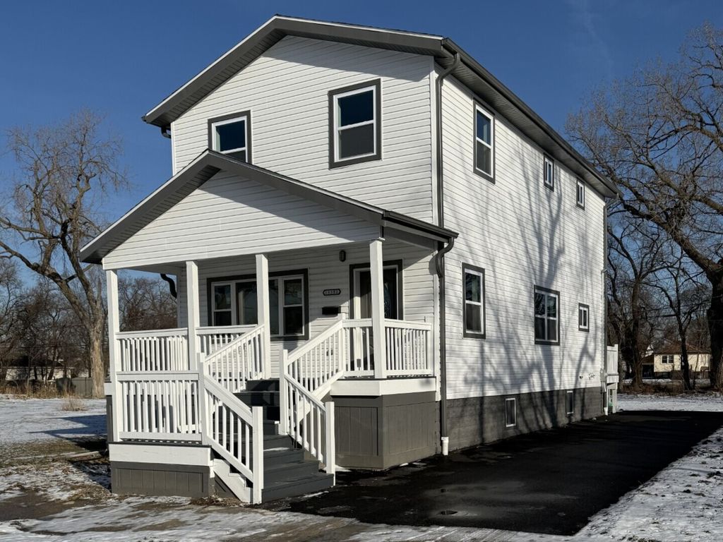 15351 S 3rd Avenue, Phoenix, IL 60426